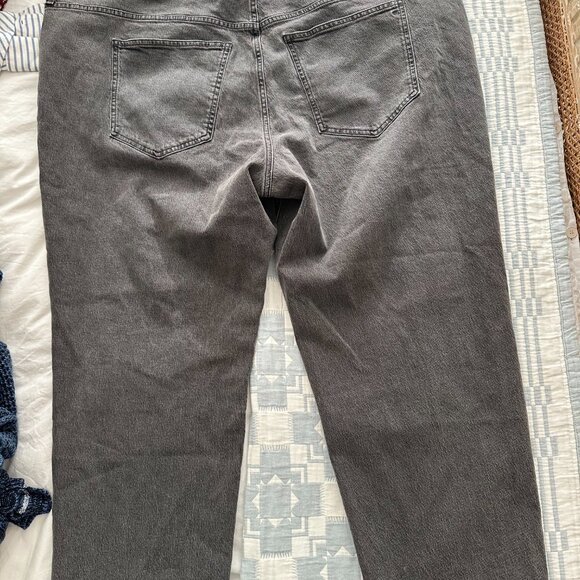 Madewell | Perfect Vintage Straight Jeans in Cosner Wash (Faded Black) 26W - Picture 5 of 5